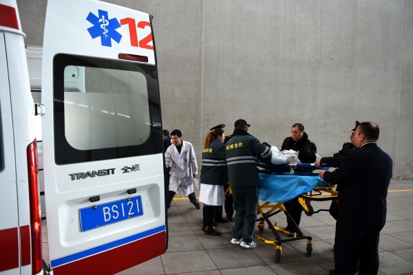 跨省急救车收费/省接送成人、老人行动不便者 /24小时预约救护车